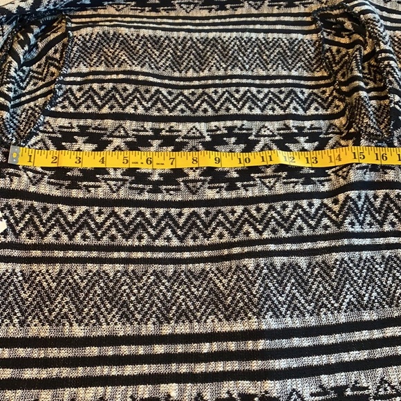 Woman’s Open Kimono Poncho Geography Print Size Medium - Picture 6 of 9